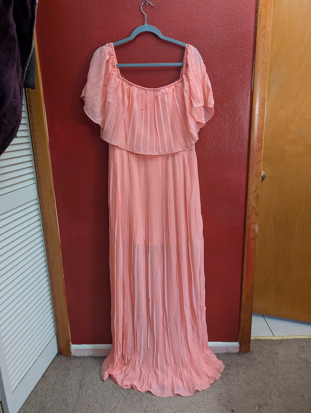 Lulu's Sz XL  Off-Shoulder Pleated Maxi Dress
